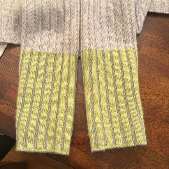 KINROSS Cashmere Cable Knit Color Block Cropped Cardigan - Picture 7 of 7